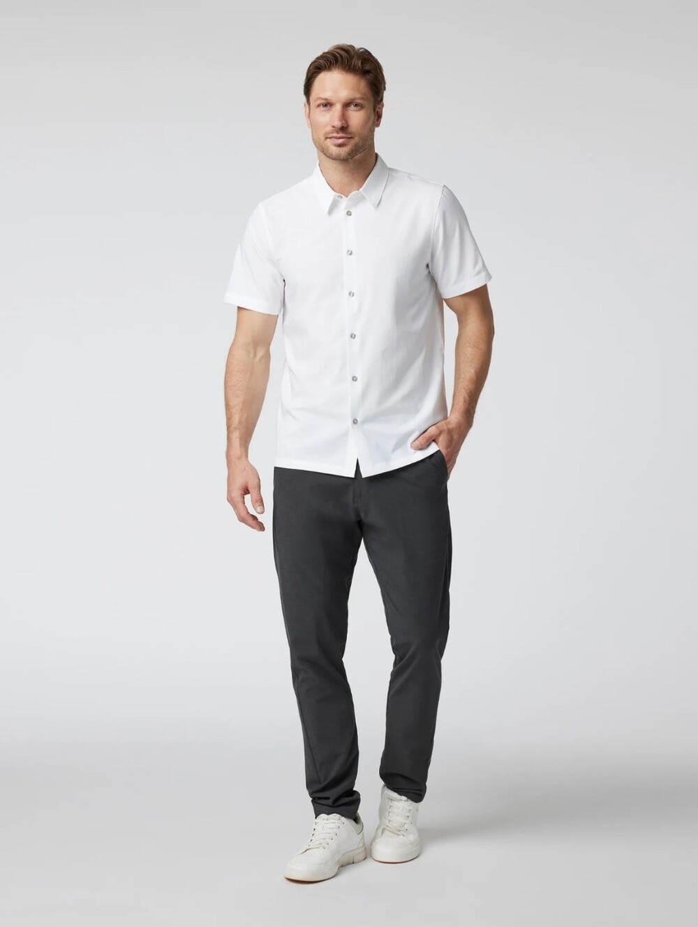 NWT Men's Vuori S/S "Manhattan Button Down Shirt. ". Various Sizes